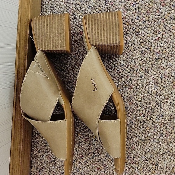 b.o.c. Women's Tan Sandals Sz 8 New Without Tags. Leather Upper - Picture 2 of 6